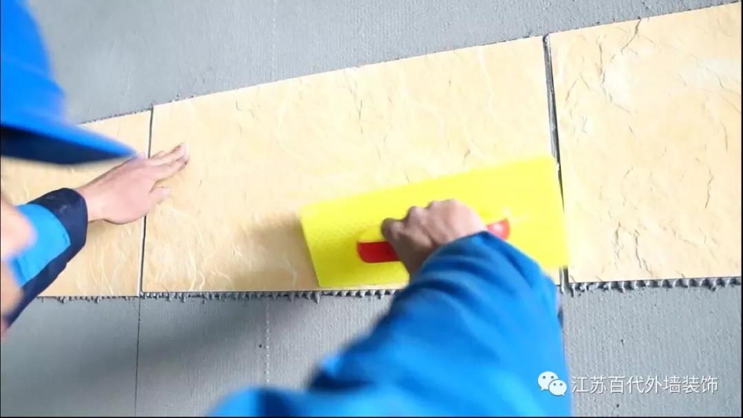 外墻軟瓷磚的怎么粘貼？